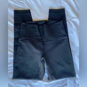 Lululemon wunder under size 6